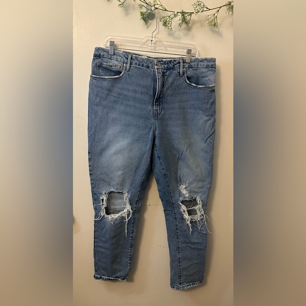 EUC Good American | Boy Fit Distressed Jean